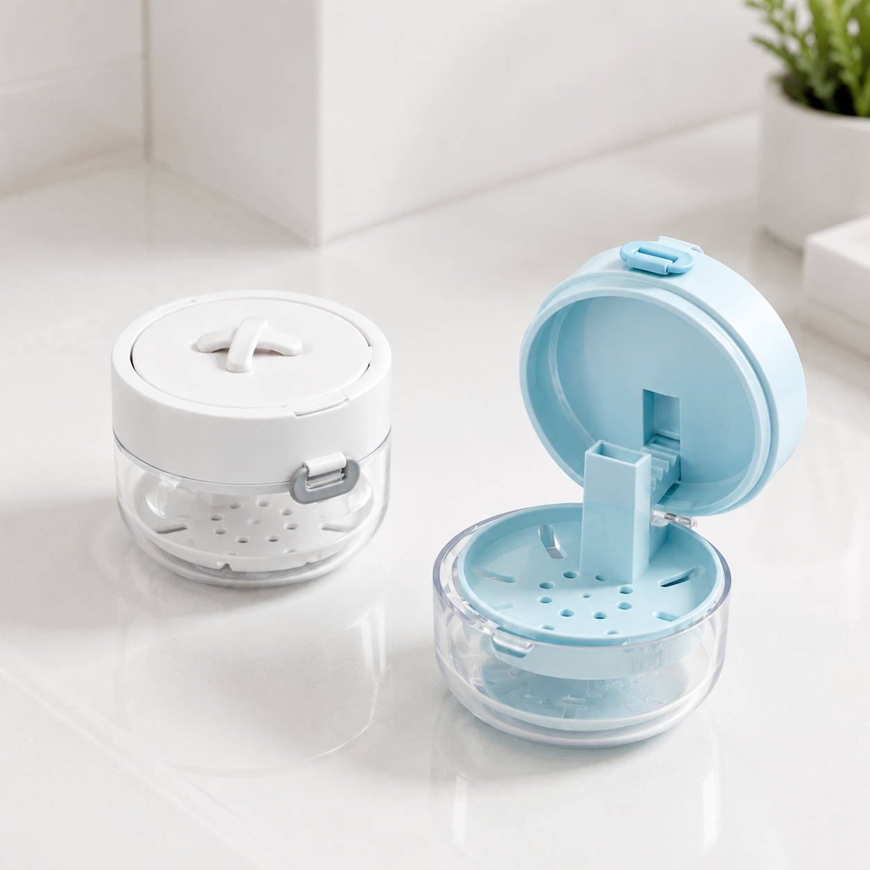 3-in-1 Retainer Soak Case with Drain Tray. Mirror & Cleaning Brush for Aligners & Dentures