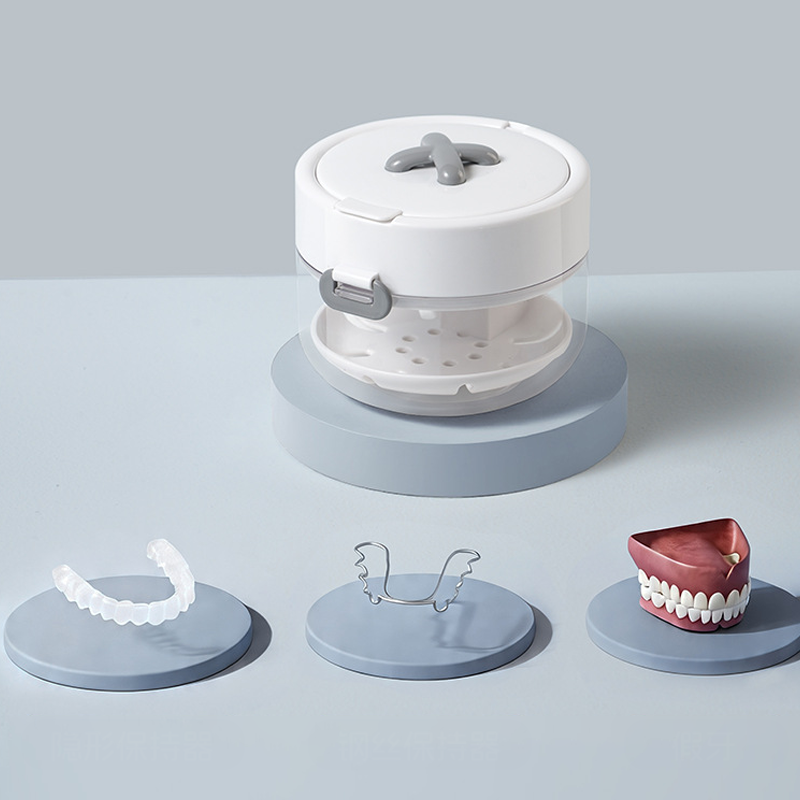 🔥Last Day Special Price $19.99!✨50K+ SOLD!🦷All-in-One Retainer Storage Case — Soaking Compartment, Built-in Mirror & Cleaning Tools